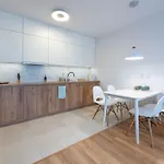 Green Apartment Chrzanow 公寓