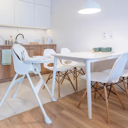 Green Apartment Chrzanow 公寓